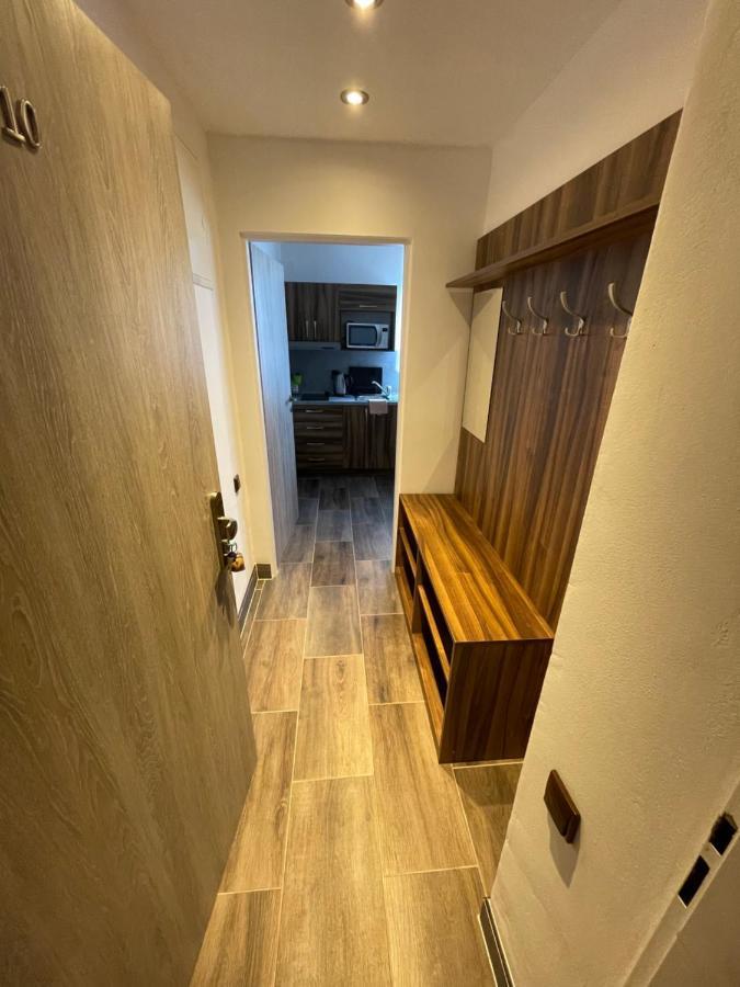 Maxovo Kralovstvi Leilighet Rovensko pod Troskami Eksteriør bilde